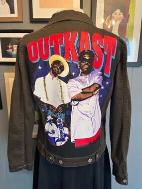 Up-Cycled Graphic Back Patch Women’s Soft Denim Style Jacket - Brown Size Large